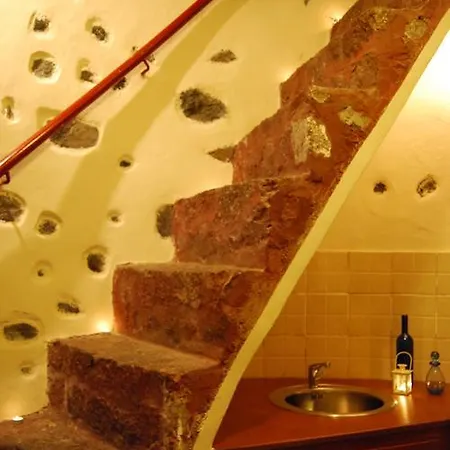 Golden Sunset Apartment *