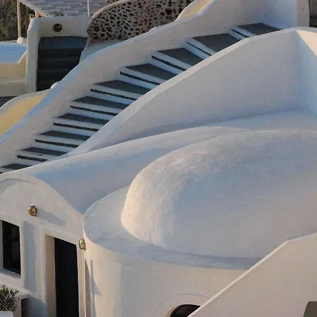 Golden Sunset Apartment Oia (Santorini)