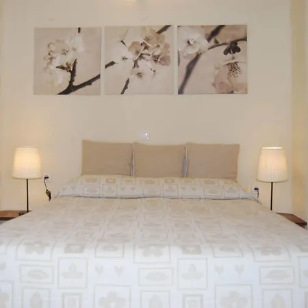 Golden Sunset Apartment Oia (Santorini)