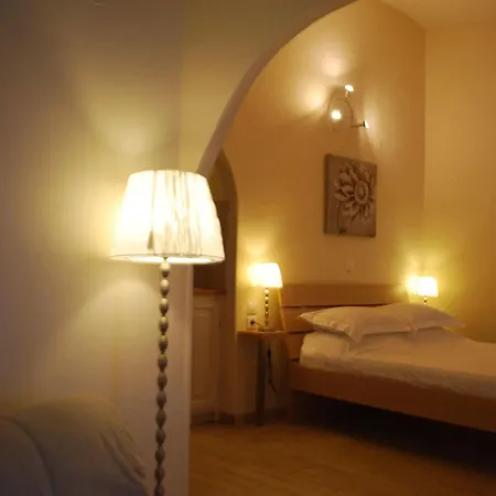 Golden Sunset Apartment